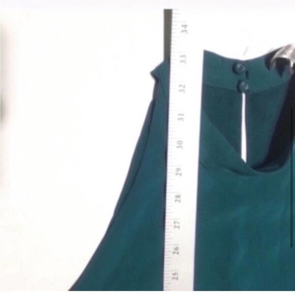 Lovers + Friends Lily Dress in Emerald Size Medium - Picture 4 of 7